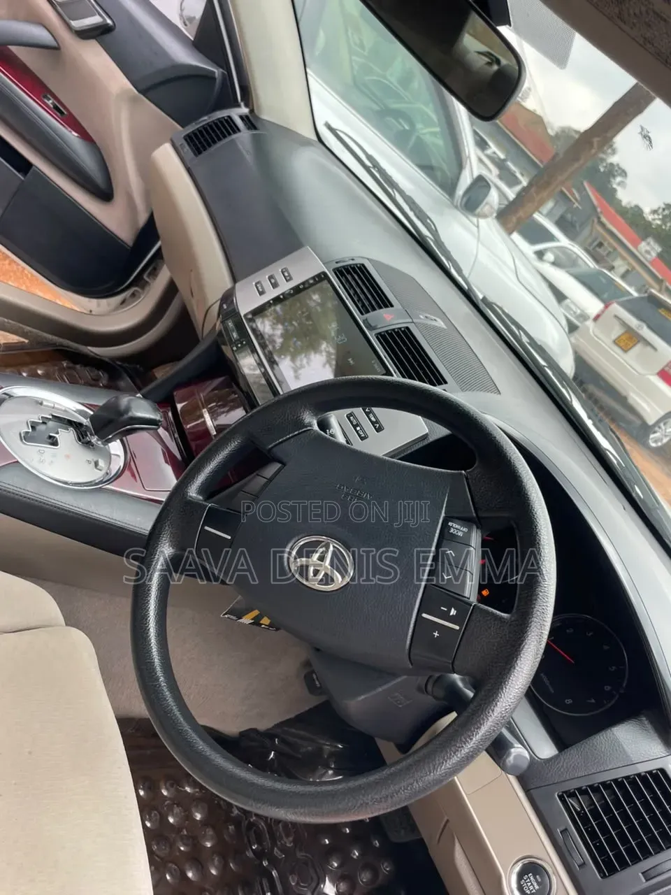 Toyota Noah 2010 White