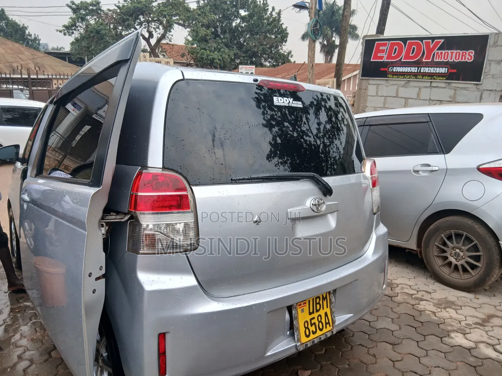 Toyota Porte 2010 Silver