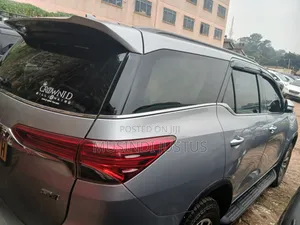 Toyota Fortuner 2016 Silver