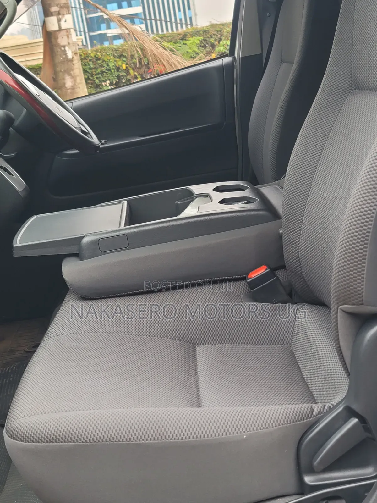 Toyota HiAce 2019 Pink
