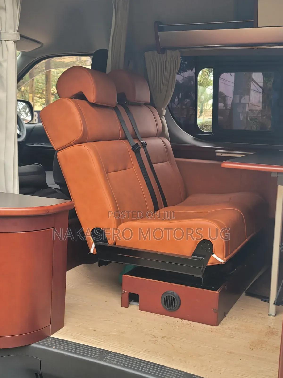 Toyota HiAce 2019 Pink