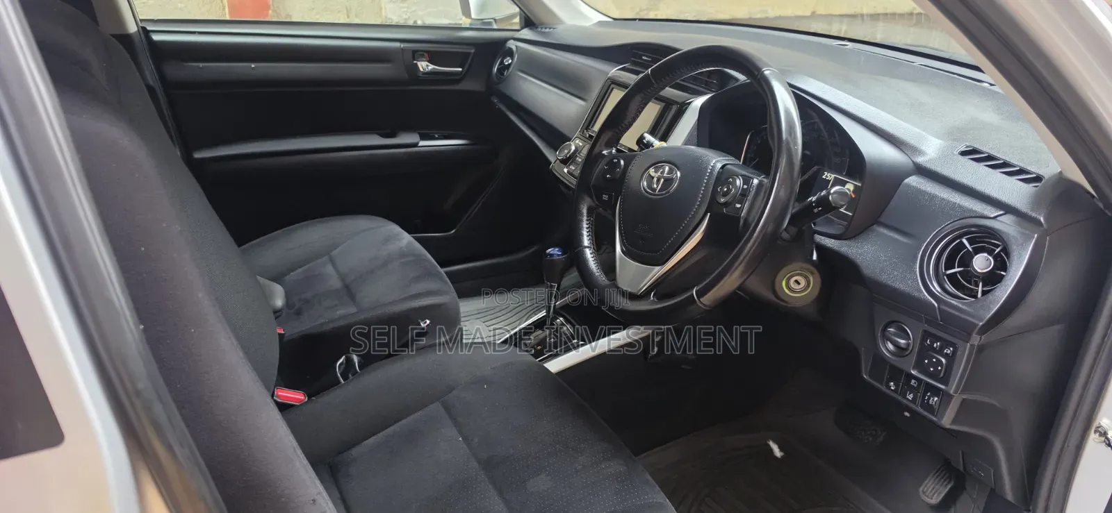 Toyota Corolla Fielder 2016 Silver
