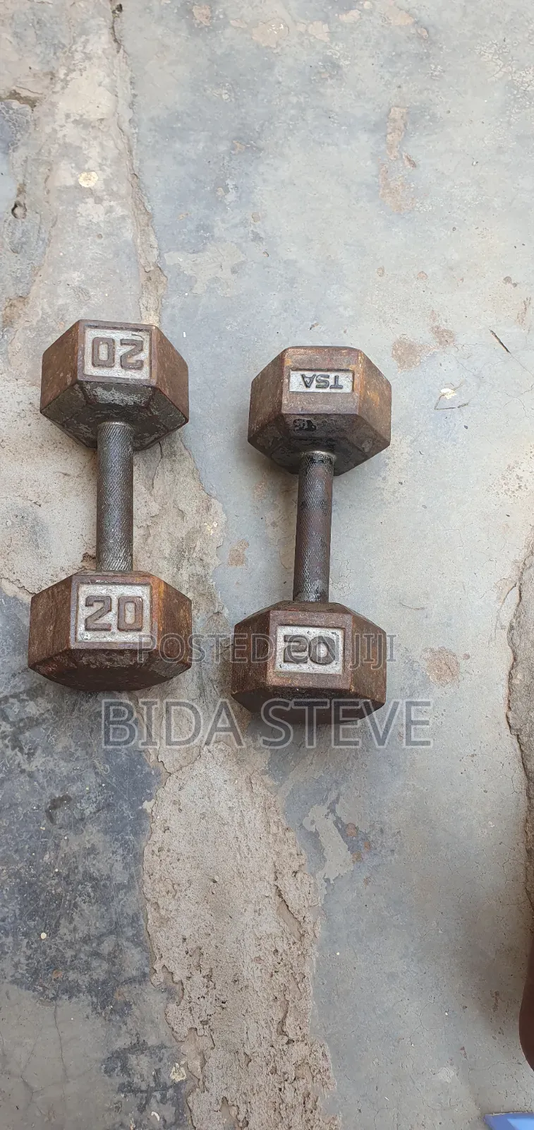 Used 20 Lb Cast Iron Hex Dumbbells – Pair (40 Lb Total)