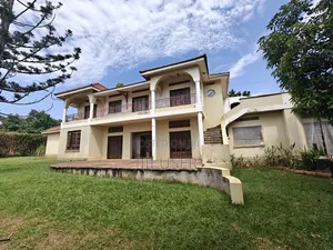 10bdrm House in Division A for sale