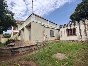 10bdrm House in Division A for sale
