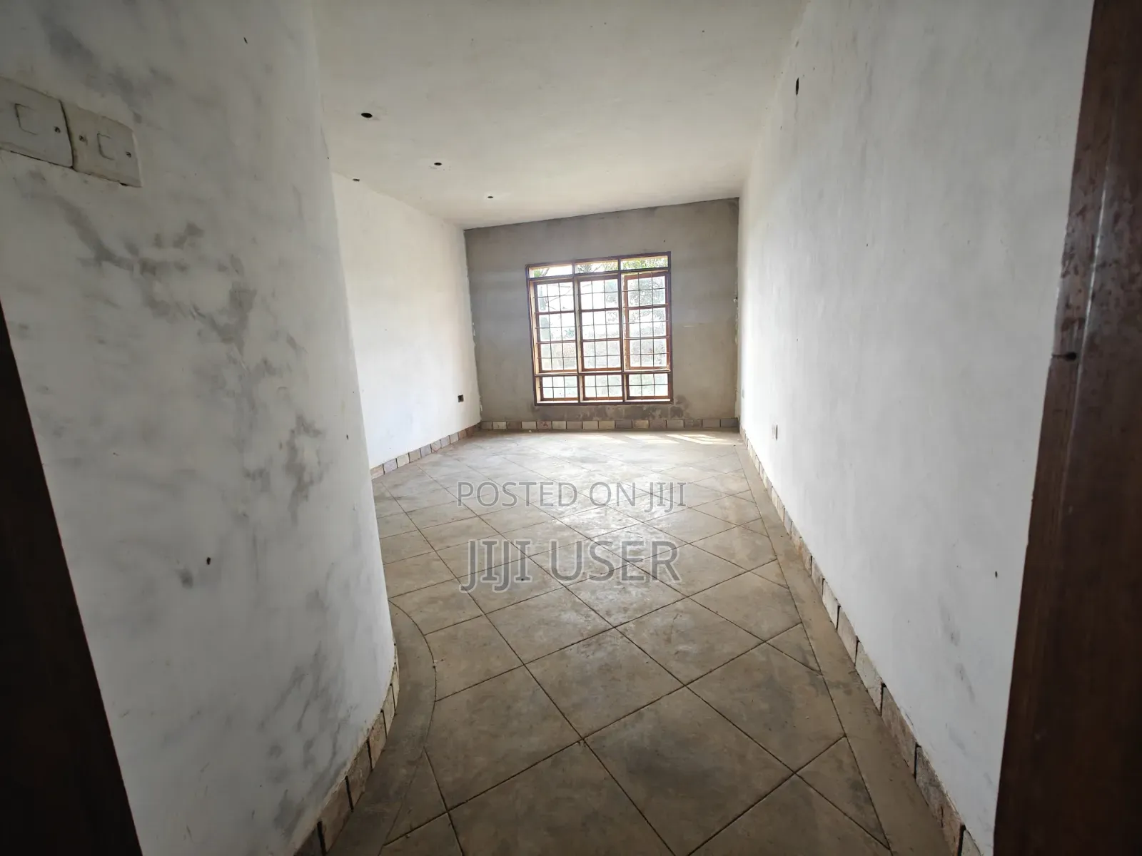 10bdrm House in Division A for sale