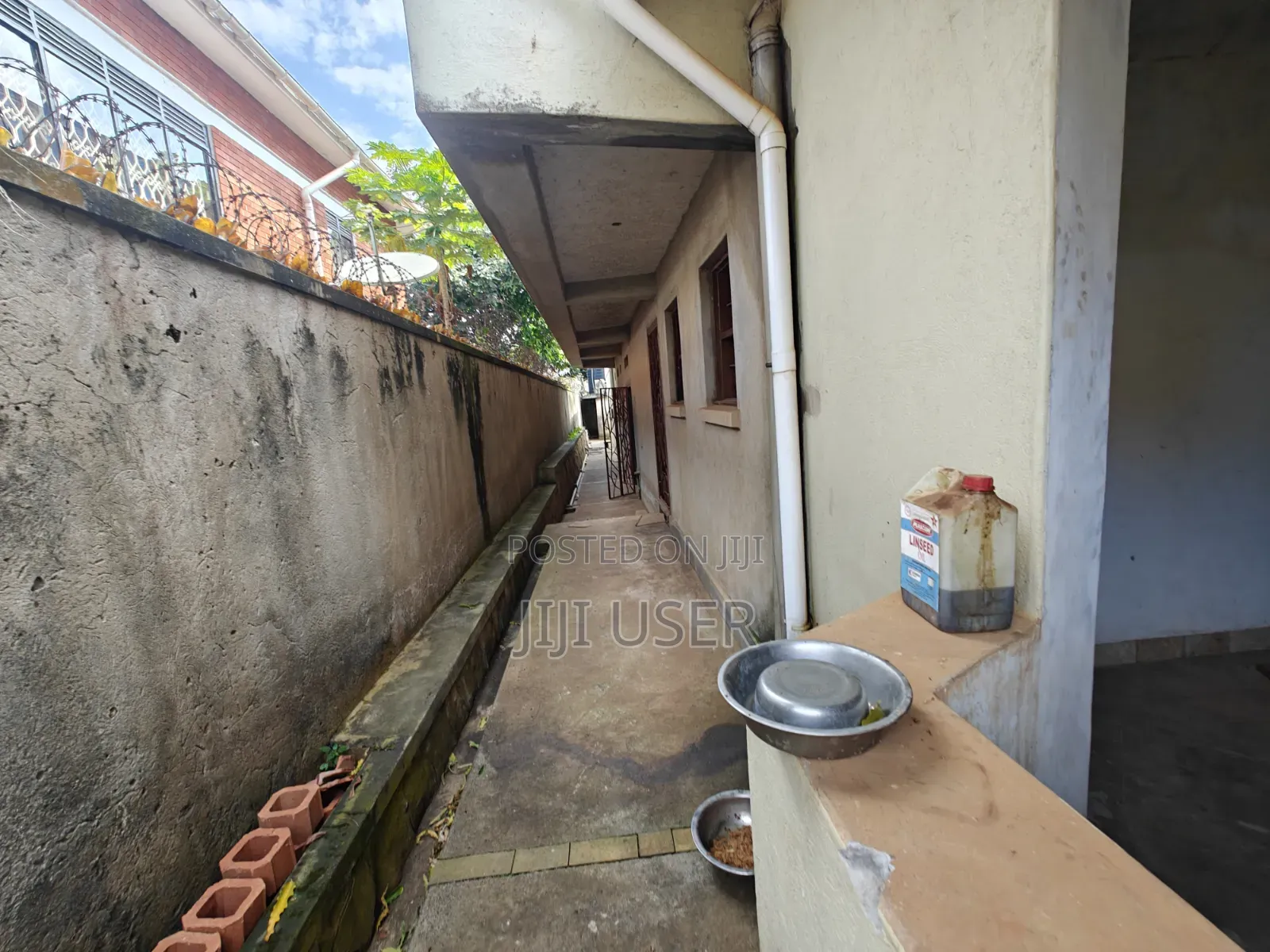10bdrm House in Division A for sale