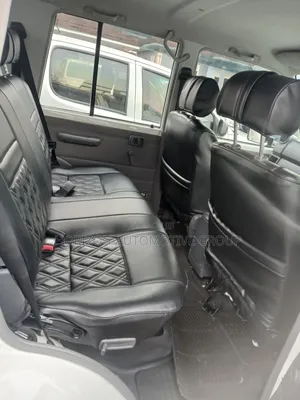 Toyota Land Cruiser Prado 2018 White
