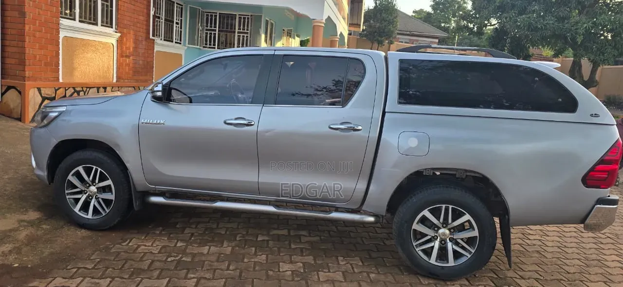 Toyota Hilux Revo Double Cab Deisel 2.8 AWD 2016 Gray