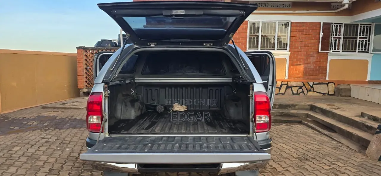 Toyota Hilux Revo Double Cab Deisel 2.8 AWD 2016 Gray