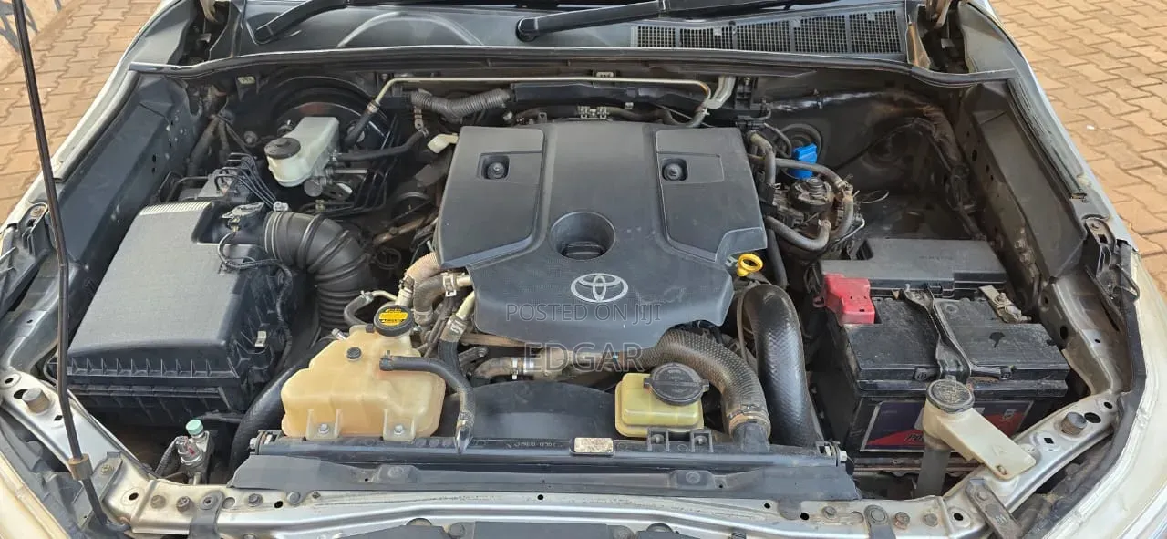 Toyota Hilux Revo Double Cab Deisel 2.8 AWD 2016 Gray