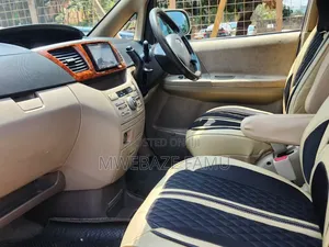 Toyota Noah 2005 Gold