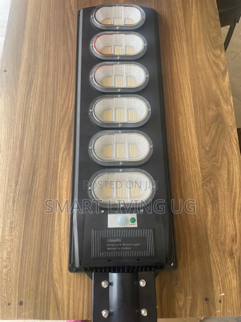 200W Solar LED Street Light – Ultra Bright