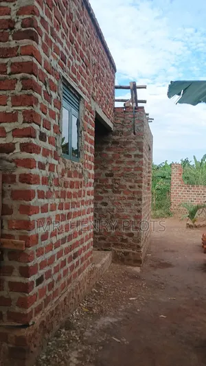 2bdrm House in Lugeye Ward, Kakiri for sale