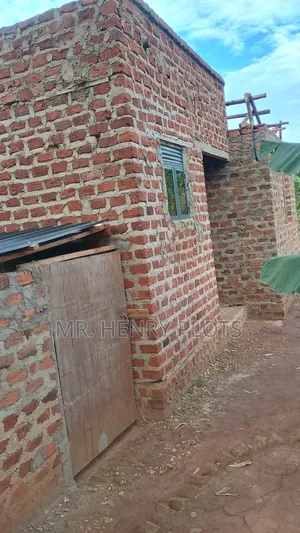 2bdrm House in Lugeye Ward, Kakiri for sale
