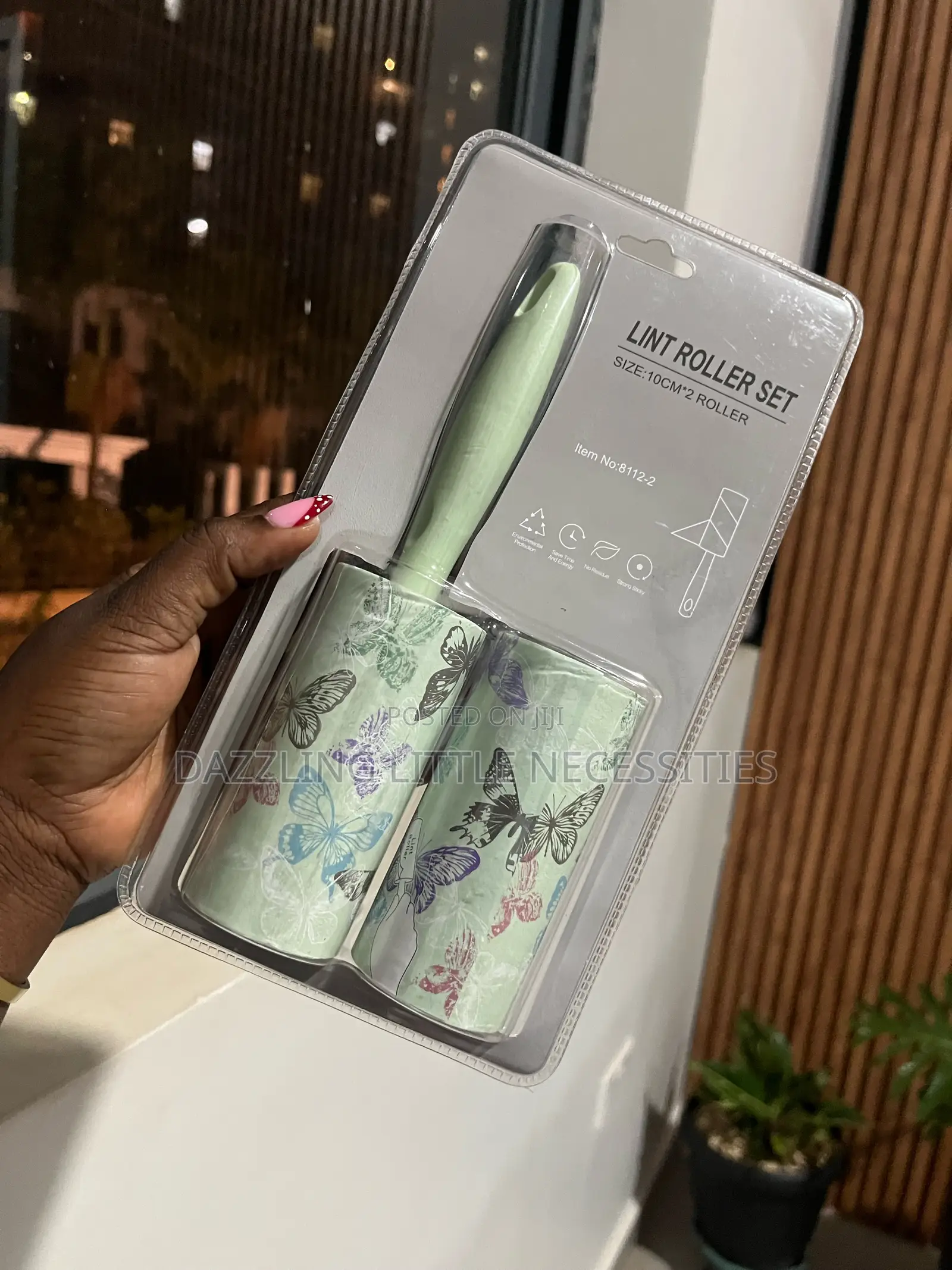 Minty Lint Roller With 1 Extra Refill