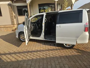 Toyota Noah 2009 White