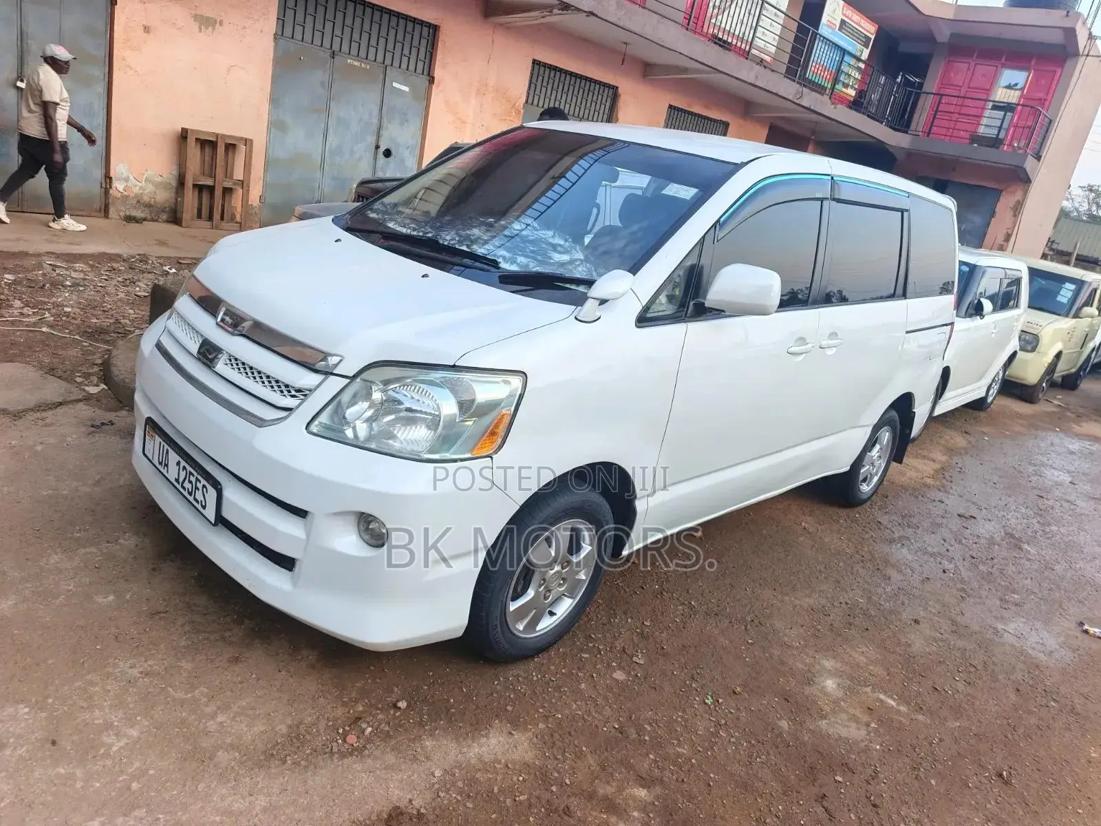 Toyota Noah 2005 Pearl
