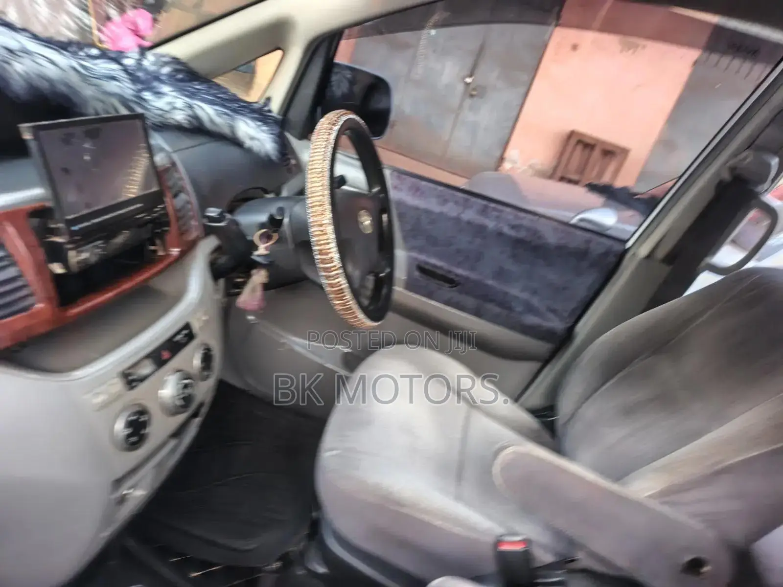 Toyota Noah 2005 Pearl
