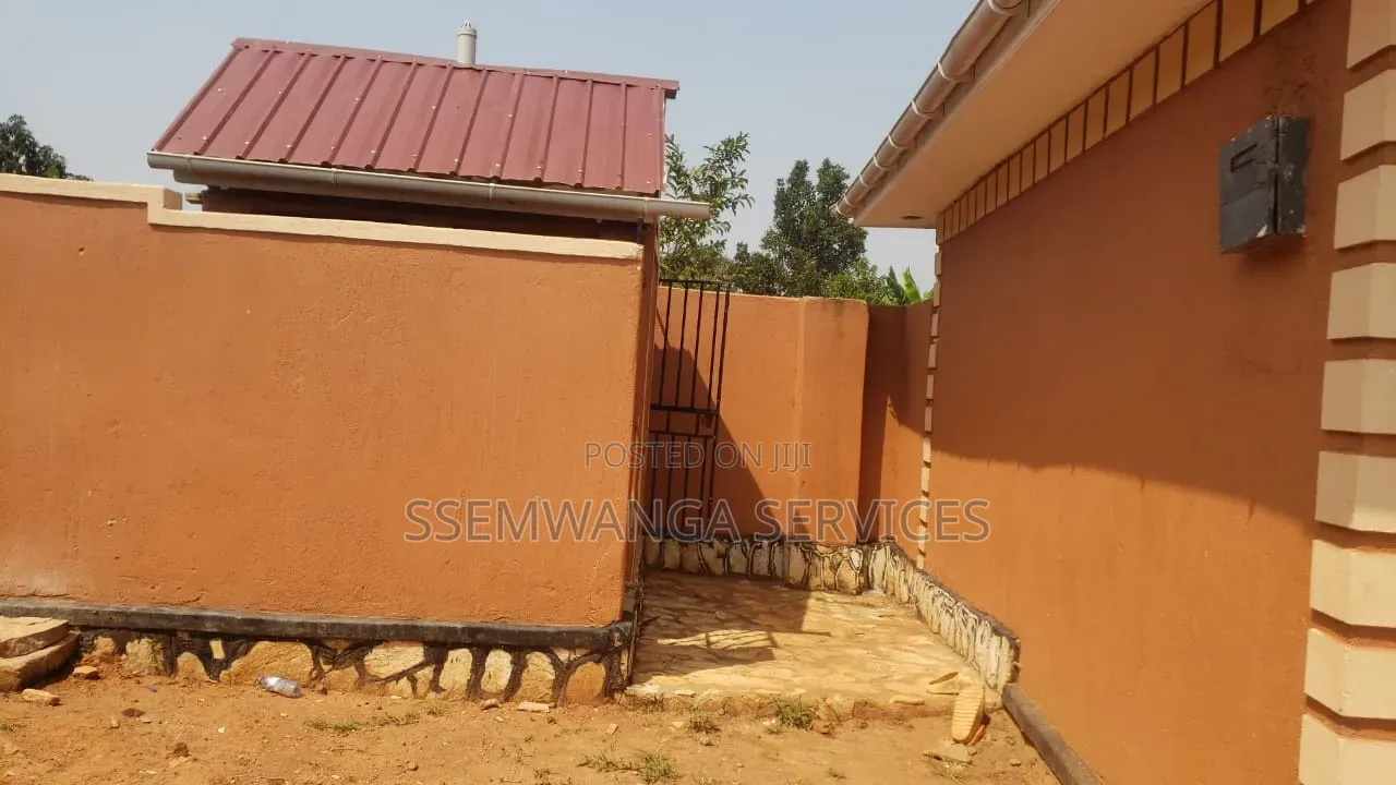 1bdrm Bedsitter in Matugga, Gombe for rent