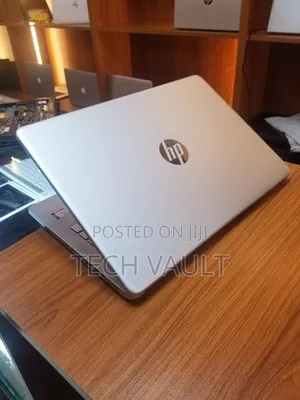 New Laptop HP 14S 8GB Intel Core i5 SSD 256GB
