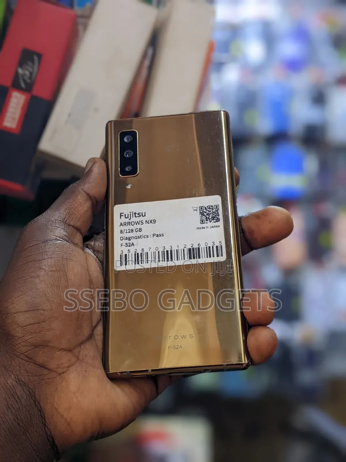 Fujitsu Arrows NX9 F-52A 128 GB Gold
