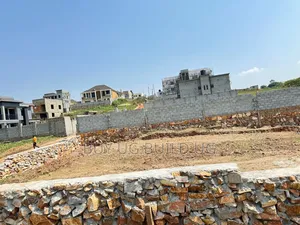 Quick Sale  
50ftby 100ft for Sale in Kira-Mulawa at 75m