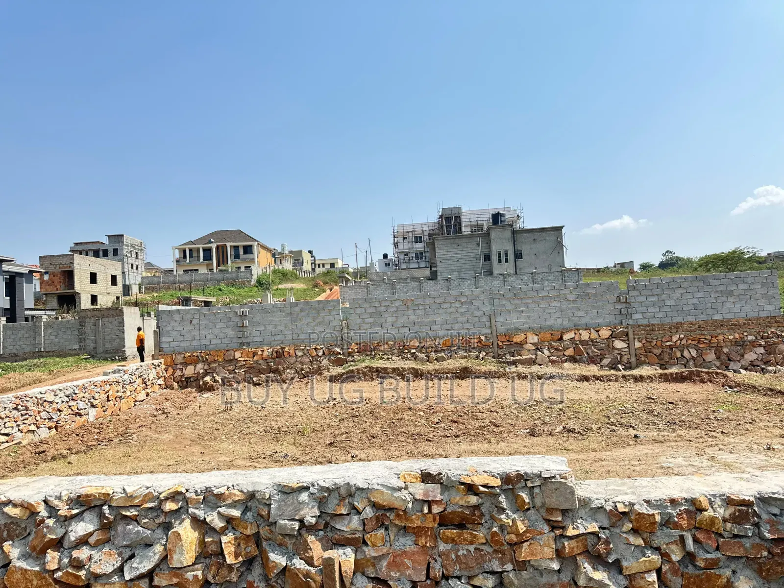 Quick Sale  
50ftby 100ft for Sale in Kira-Mulawa at 75m