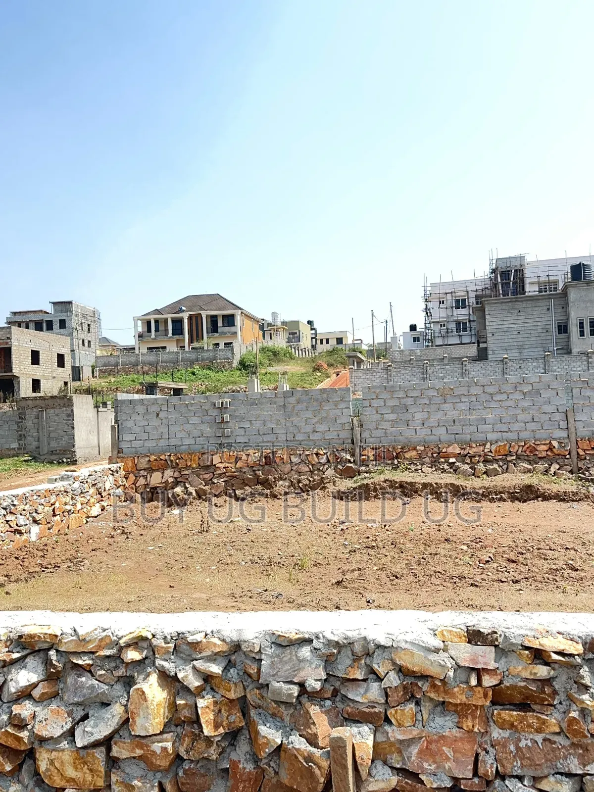 Quick Sale  
50ftby 100ft for Sale in Kira-Mulawa at 75m