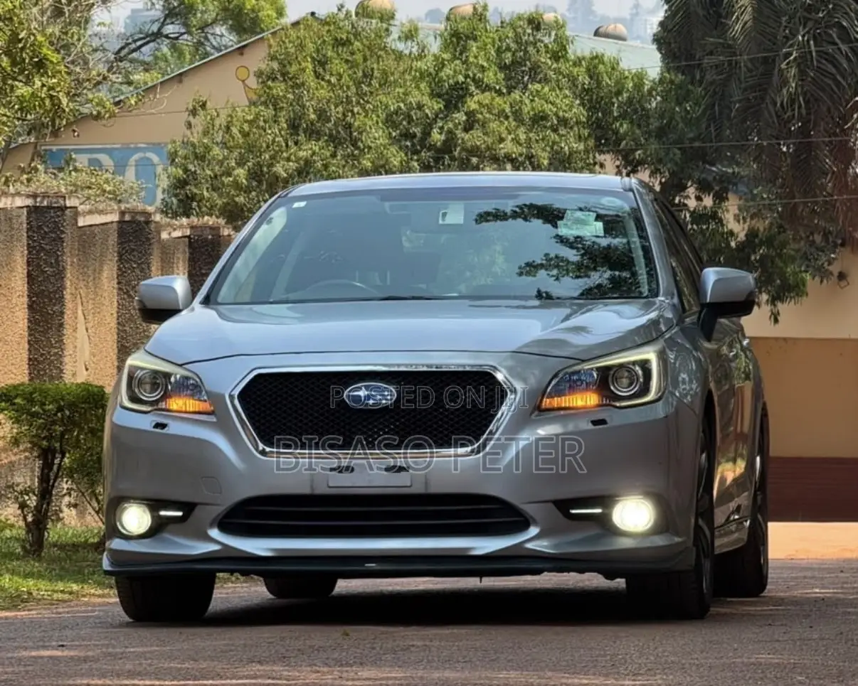 Subaru Legacy 2017 Silver