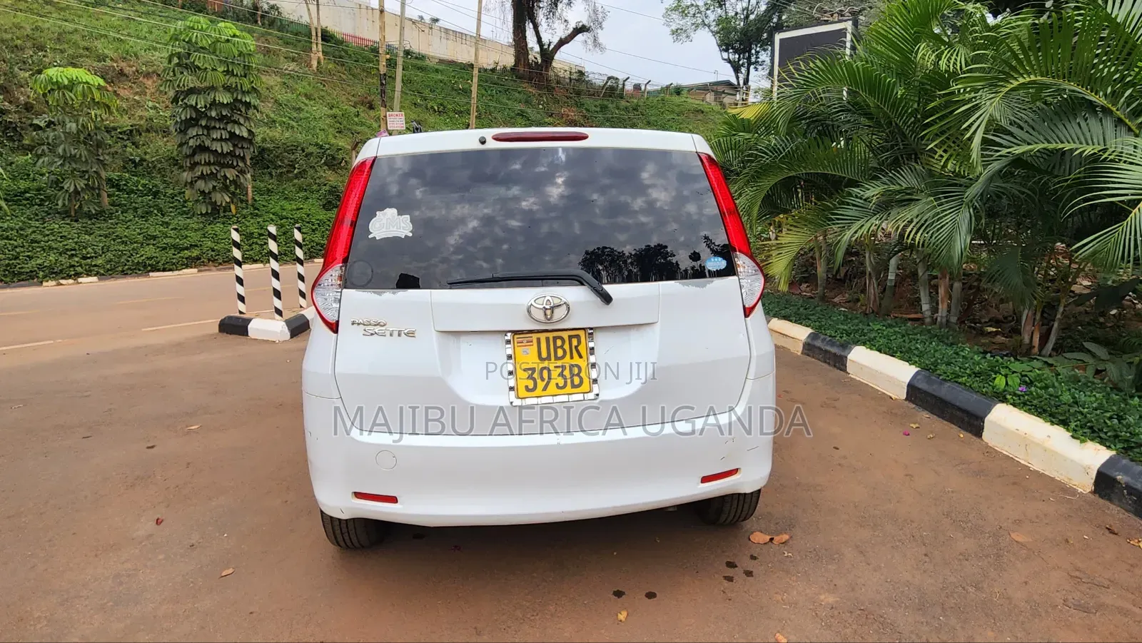 Toyota Passo Sette 2009 White