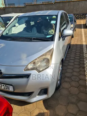 Toyota Ractis 2012 Silver