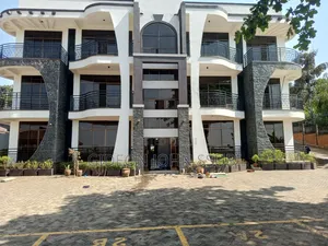 3bdrm Block of Flats in Muyenga, Makindye for rent