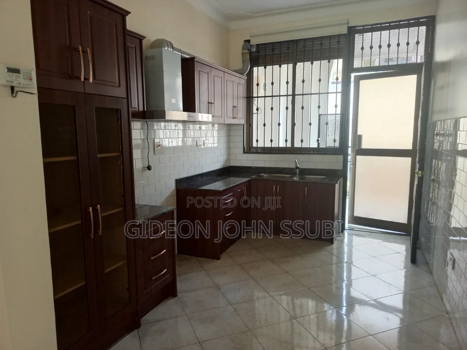 3bdrm Block of Flats in Muyenga, Makindye for rent