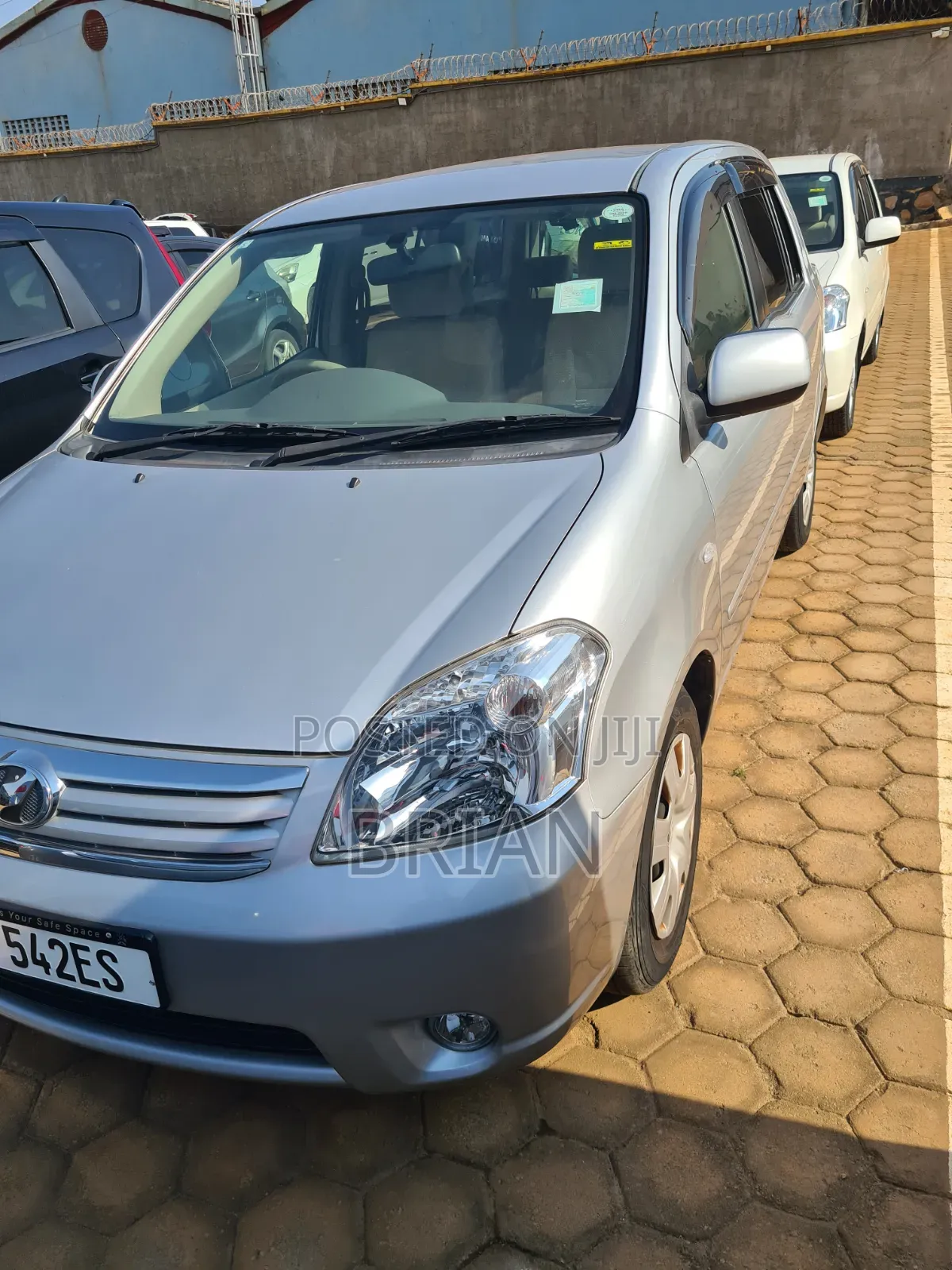Toyota Raum 2011 Silver