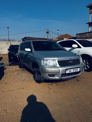 Toyota Succeed SV Premium 2014 Silver