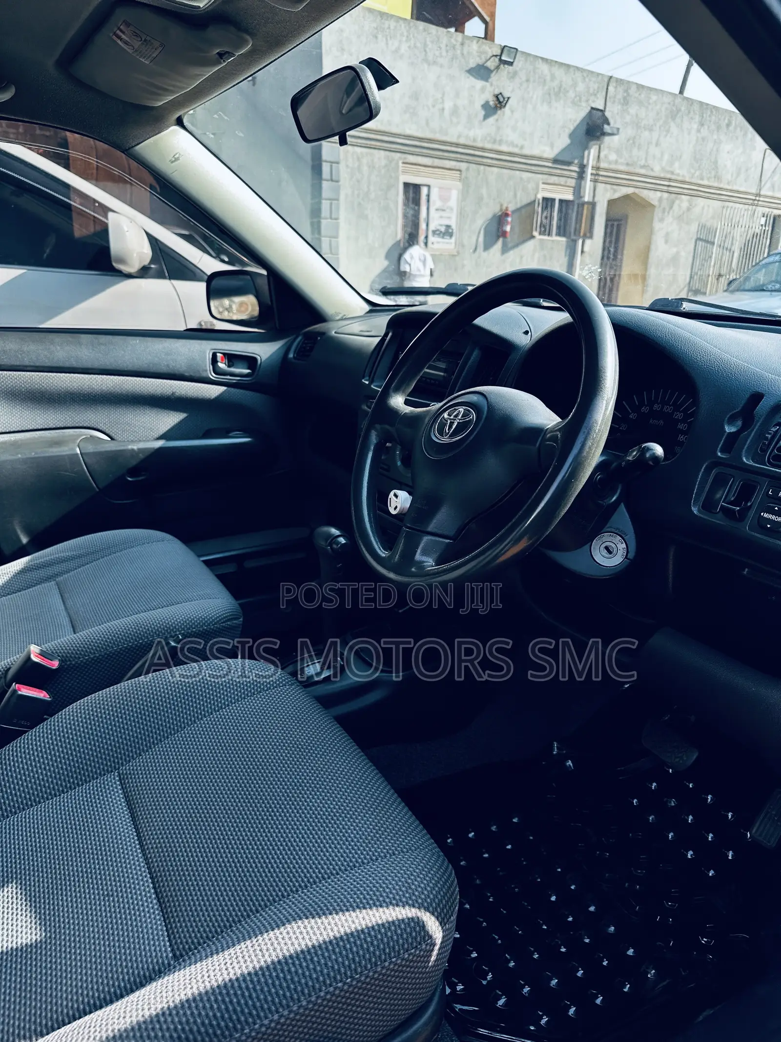 Toyota Succeed SV Premium 2014 Silver
