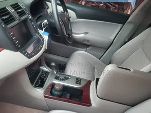 Toyota Crown 2012 Black