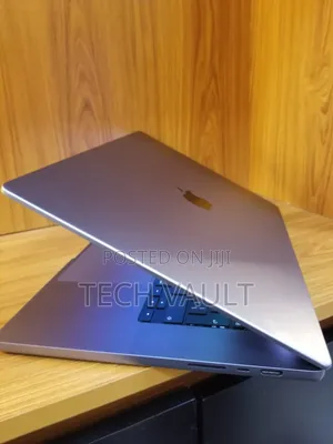 New Laptop Apple MacBook Pro 2023 M2 Pro 16GB Apple M1 SSD 512GB