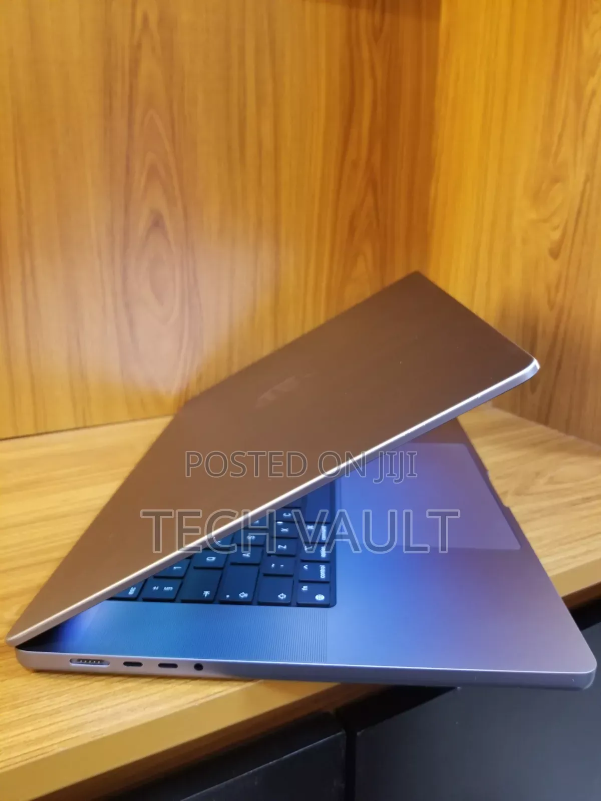 New Laptop Apple MacBook Pro 2023 M2 Pro 16GB Apple M1 SSD 512GB