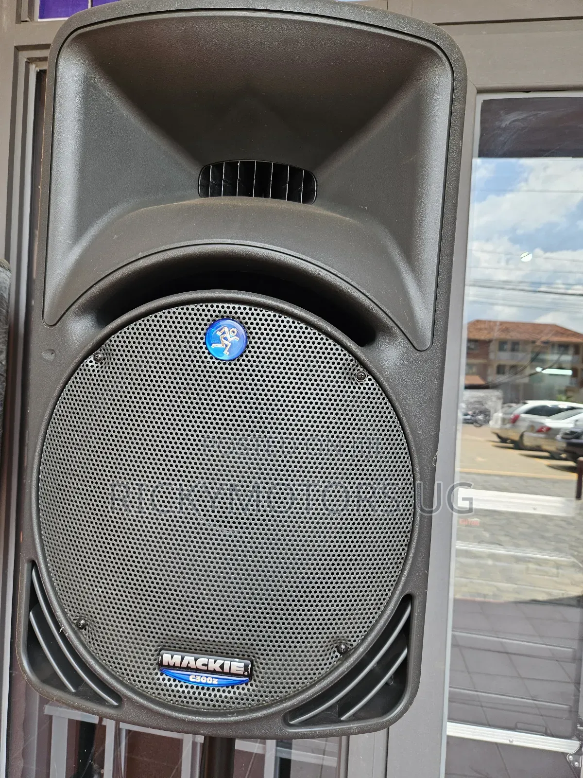 UK Used Mackie Passive Speakers 2pics