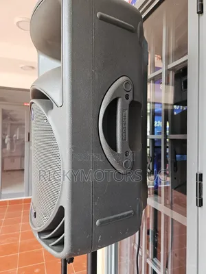 UK Used Mackie Passive Speakers 2pics