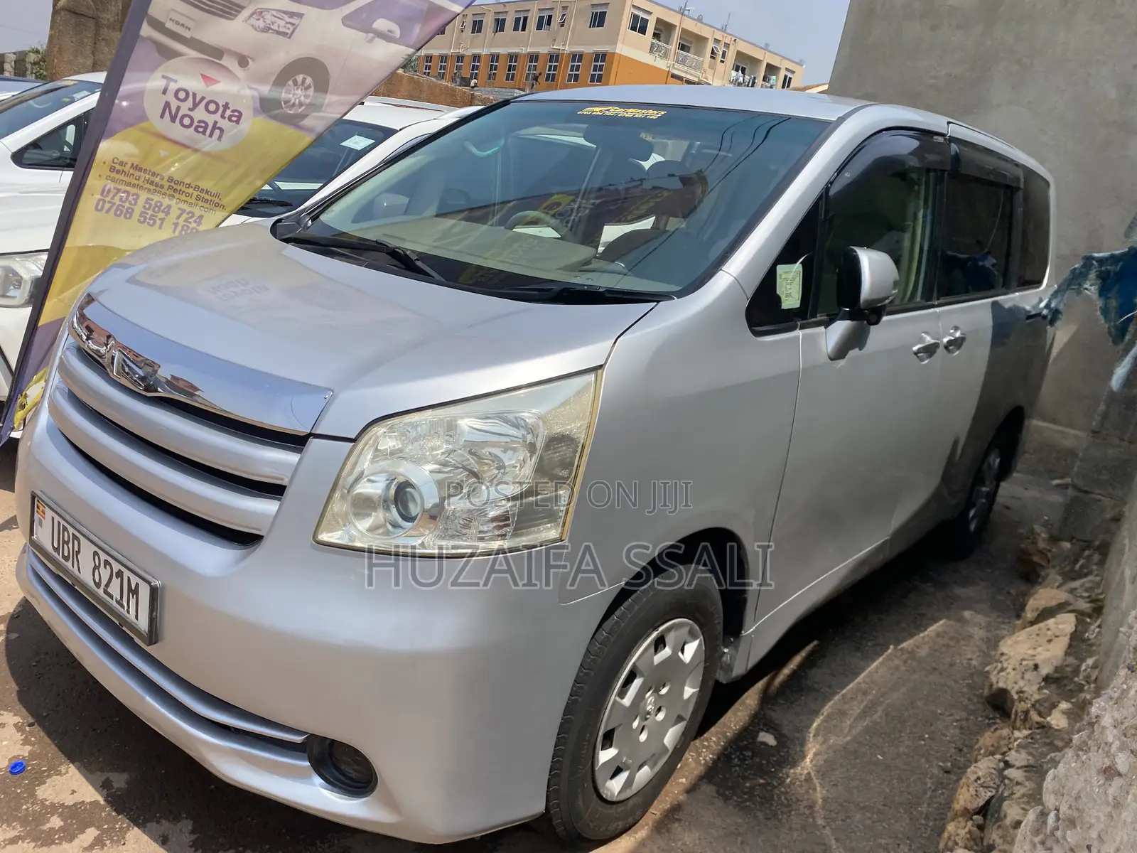 Toyota Noah 2010 White