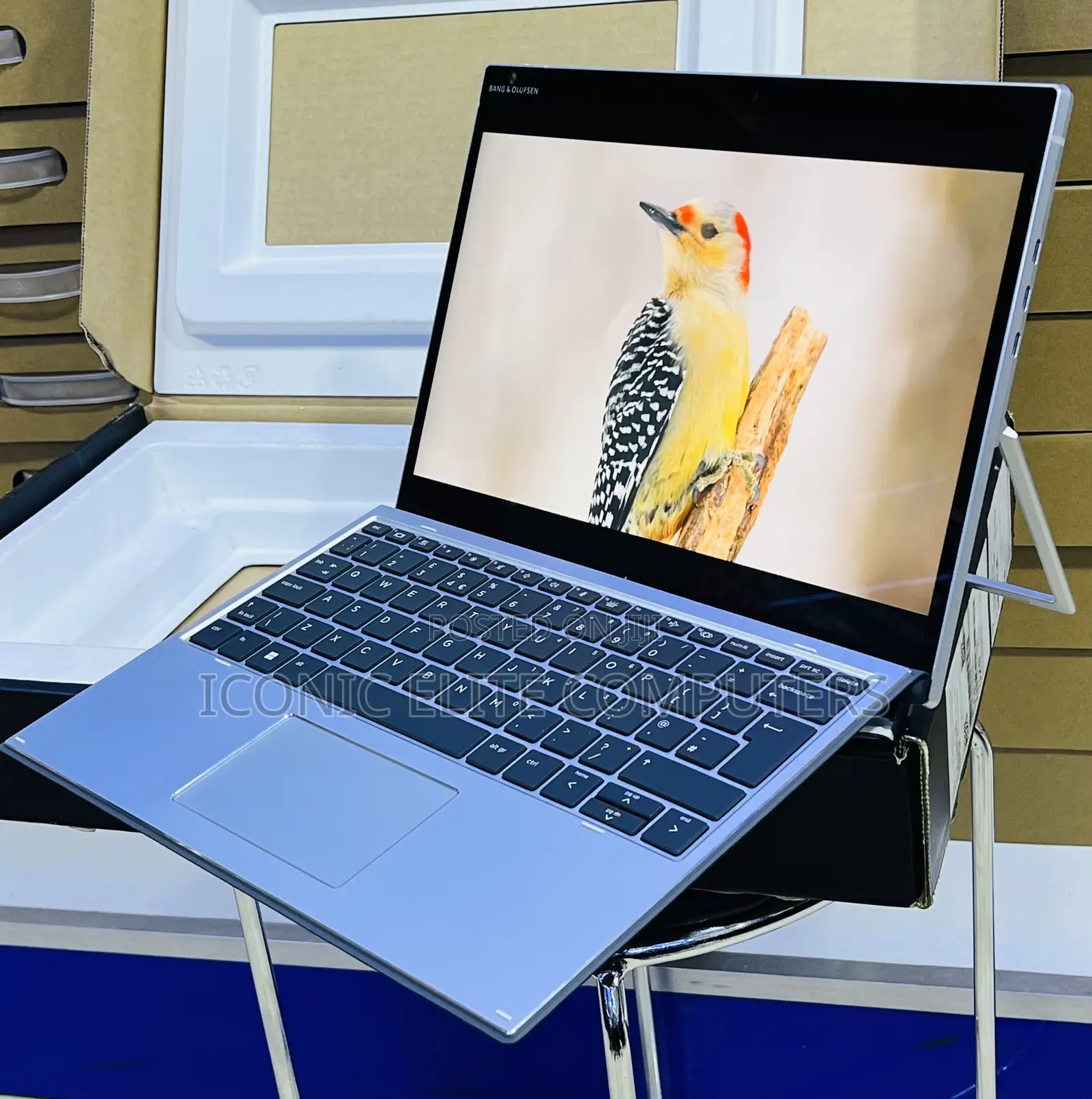 New Laptop HP Elite X2 G8 8GB Intel Core i5 SSD 256GB