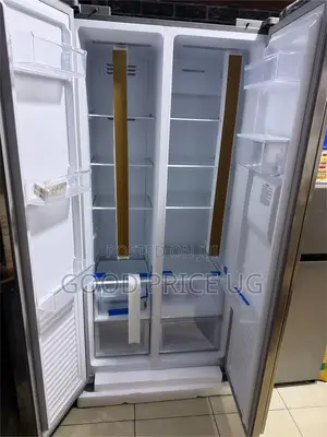 CHiQ Side-by-Side Refrigerator With Water Dispenser. 560