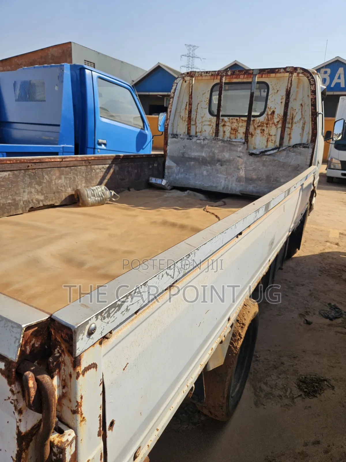 Isuzu Elf Truck Low Bed White