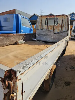 Isuzu Elf Truck Low Bed White