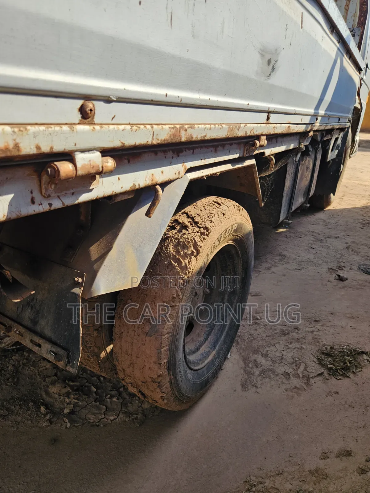 Isuzu Elf Truck Low Bed White