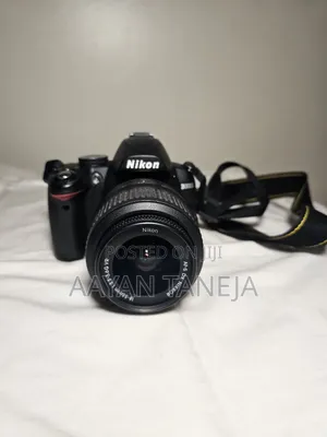 Nikon D3000 With 18-55mm Lens