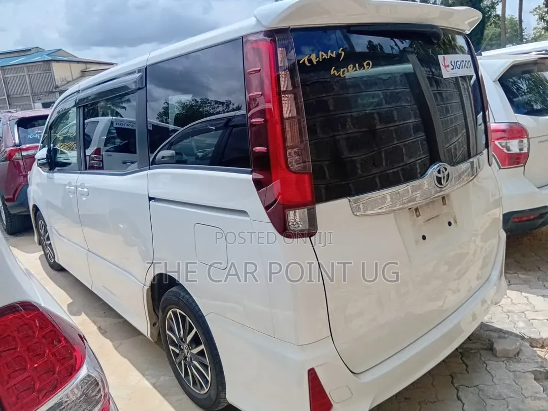 Toyota Noah 2014 White